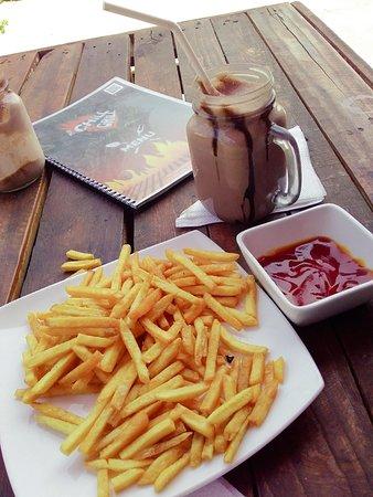 The Chill 'N Grill Cafe